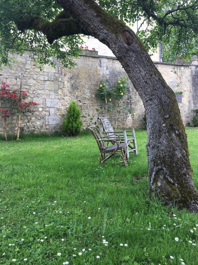 Grange Bleuet Acomodação com café da manhã Aubeterre-sur-Dronne Exterior foto